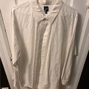 GAP Women’s Eyelet Cream Button Down Shirt